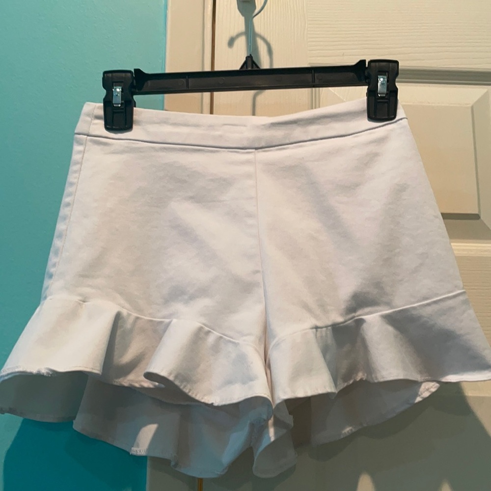 ZARA Cute white shorts